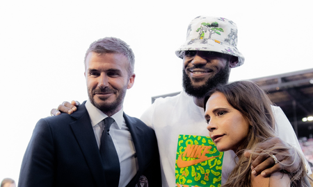 LeBron James se fotografíó con David Backham en la previa del debut de Lionel Messi en el Inter Miami. LeBron James se fotografíó con David Backham en la previa del debut de Lionel Messi en el Inter Miami.