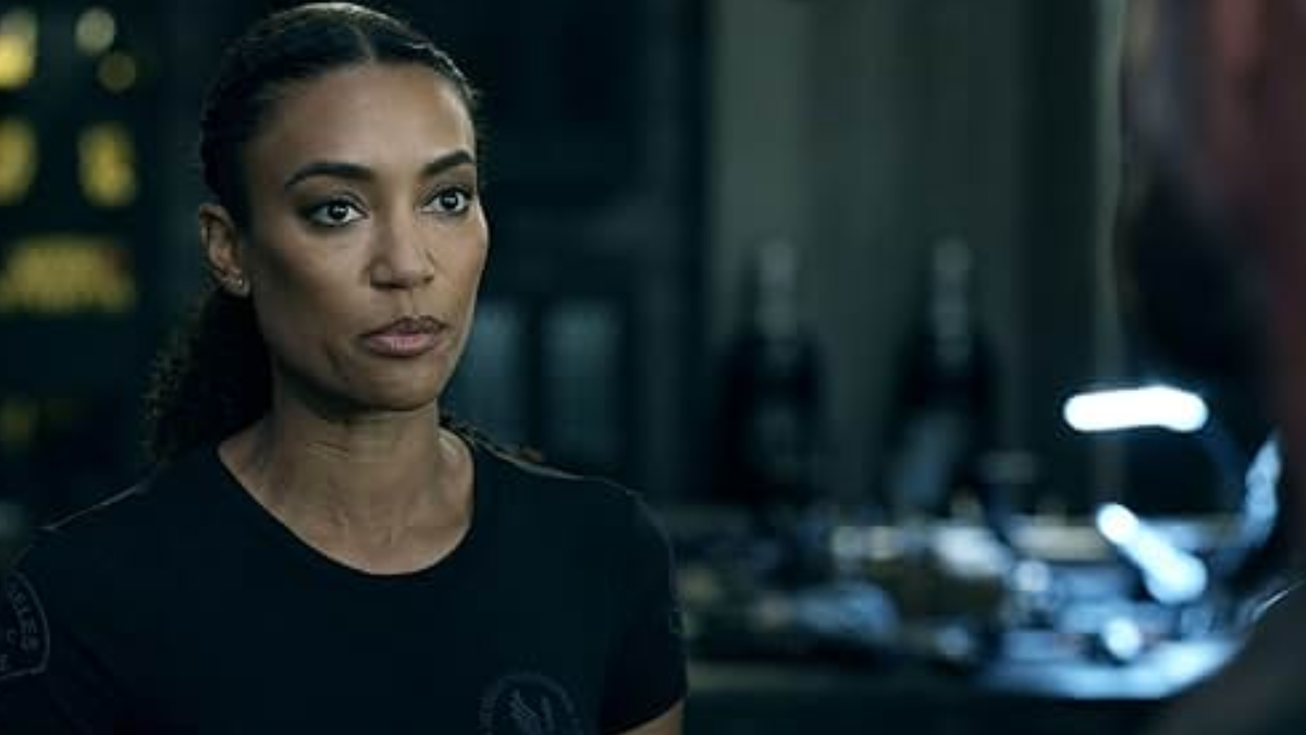 En Run, una boda fallida se convierte en una lucha por la supervivencia cuando un retiro en el bosque se ve interrumpido por depredadores alienígenas letales. Melissa (Annie Ngosi Ilonzeh) y sus amigas deberán escapar de la amenaza.