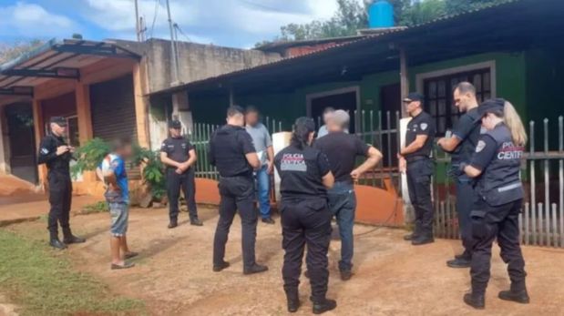 Escena del crimen en Oberá, Misiones, donde un conflictivo desencuentro familiar culminó en un acto de violencia extrema.