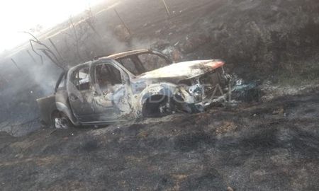 Un hombre y un vehículo resultaron afectados por las llamas. Un hombre y un vehículo resultaron afectados por las llamas.