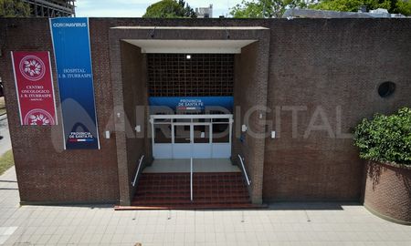 La mujer que recibió un disparo de arma de fuego el 8 de noviembre en su casa de Alto Verde tiene la mitad del cuerpo paralizado, según describió su padre. La mujer que recibió un disparo de arma de fuego el 8 de noviembre en su casa de Alto Verde tiene la mitad del cuerpo paralizado, según describió su padre.
