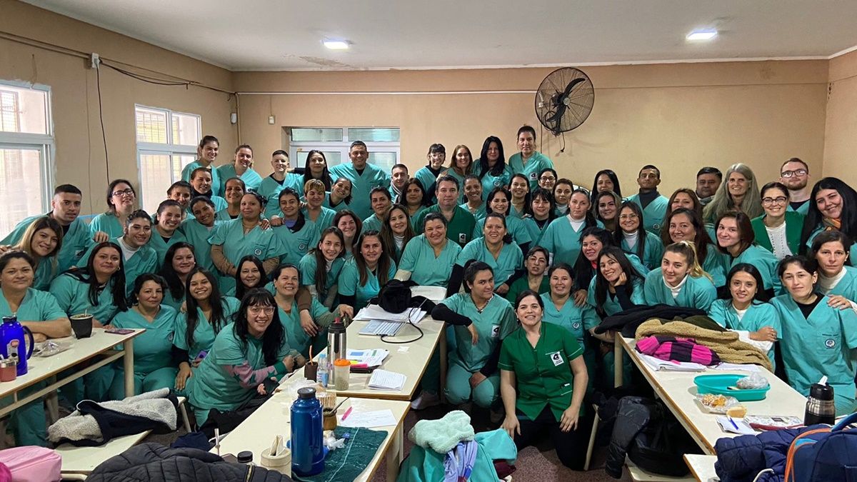 Se anotaron más de 50 personas a la Tecnicatura en Enfermería que se dictará en Sauce Viejo. Se anotaron más de 50 personas a la Tecnicatura en Enfermería que se dictará en Sauce Viejo.