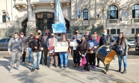 Los vecinos aseguran que son aproximadamente 800 las familias damnificadas. Los vecinos aseguran que son aproximadamente 800 las familias damnificadas.