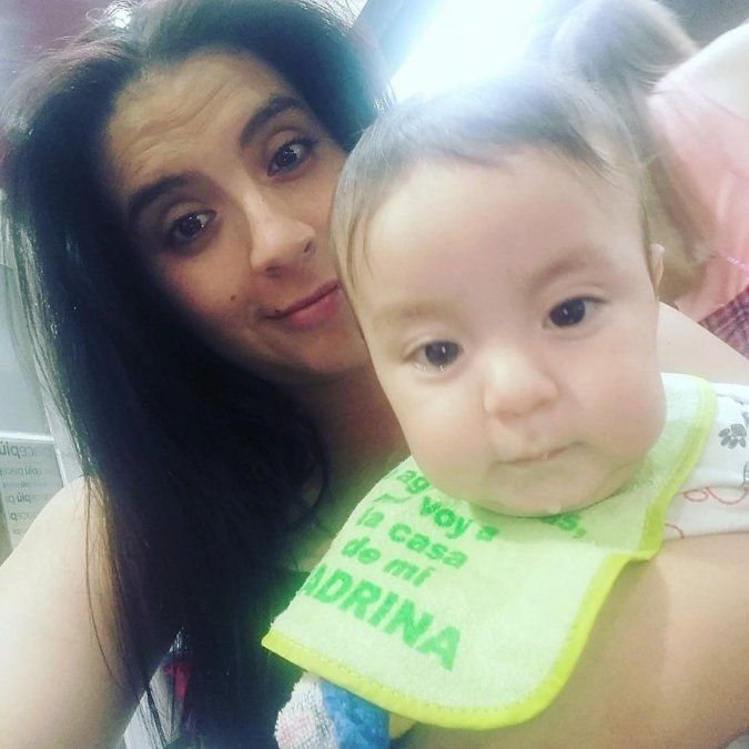 Vende pastelitos y empanadas para traer a su bebe al Hospital Garrahan