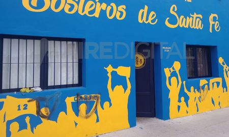 Vandalizaron la sede de los hinchas de Boca en Santa Fe. Vandalizaron la sede de los hinchas de Boca en Santa Fe.