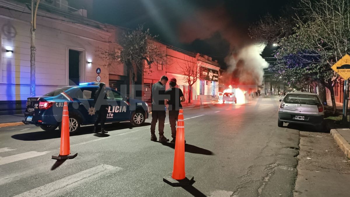 En el lugar trabajaron los bomberos y la policía.