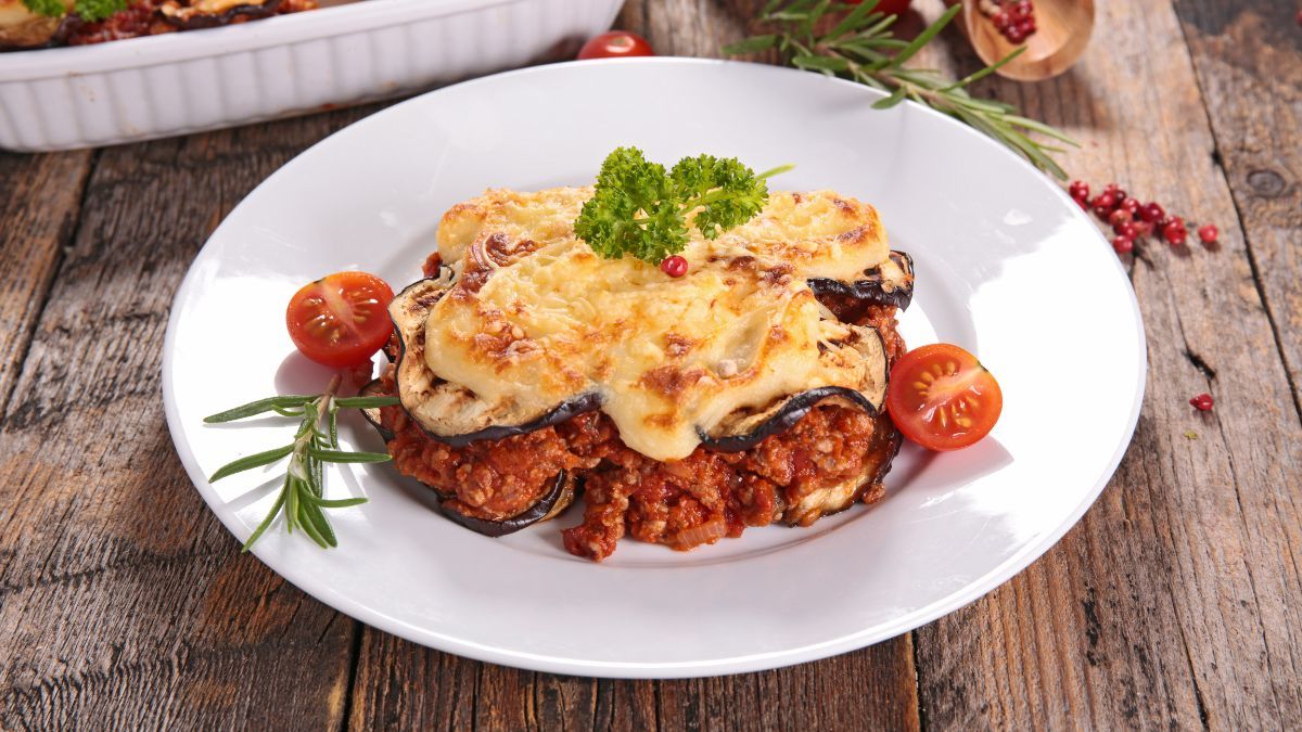 La moussaka es un clásico de la cocina griega. La moussaka es un clásico de la cocina griega.