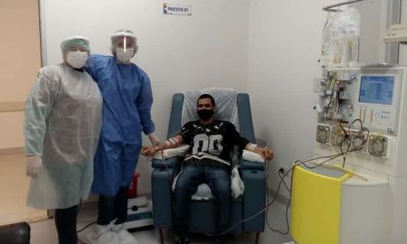 Según informaron desde el Hospital Iturraspe, para poder donar plasma se deben considerar los siguientes requisitos: cumplir con todos los requisitos exigidos para un donante habitual de sangre, y contactarse 28 días después del alta medico de coronavirus. Según informaron desde el Hospital Iturraspe, para poder donar plasma se deben considerar los siguientes requisitos: cumplir con todos los requisitos exigidos para un donante habitual de sangre, y contactarse 28 días después del alta medico de coronavirus.