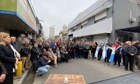 En el centro de la ciudad de Santa Fe se realizó el acto por los 30 años del atentado a la AMIA. En el centro de la ciudad de Santa Fe se realizó el acto por los 30 años del atentado a la AMIA.
