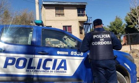 El sospechoso permanece bajo custodia policial en el Hospital Domingo Funes mientras se recupera de las lesiones. El sospechoso permanece bajo custodia policial en el Hospital Domingo Funes mientras se recupera de las lesiones.