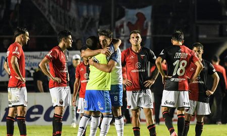 Colón volvió a quedarse con las manos vacías y Pata Pereyra camina por la cornisa. Colón volvió a quedarse con las manos vacías y Pata Pereyra camina por la cornisa.