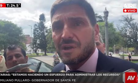 Maximiliano Pullaro analizó la situación previo a ingresar al acto de apertura judicial de la Corte Suprema. Maximiliano Pullaro analizó la situación previo a ingresar al acto de apertura judicial de la Corte Suprema.