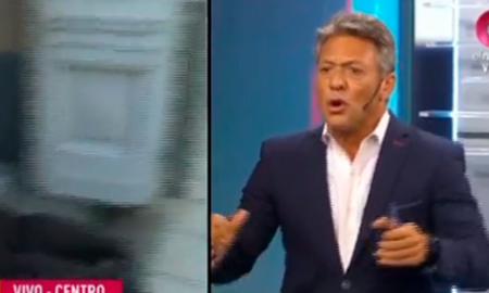 Perdón Claudio.. perdón Claudio fue lo que se escuchó mientras se encontraba fuera del Teatro Colón en pleno centro porteño. Perdón Claudio.. perdón Claudio fue lo que se escuchó mientras se encontraba fuera del Teatro Colón en pleno centro porteño.