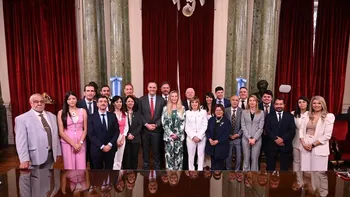 Senado: Villarruel tomó juramento a los nuevos legisladores con Karina y Adorni en el palco