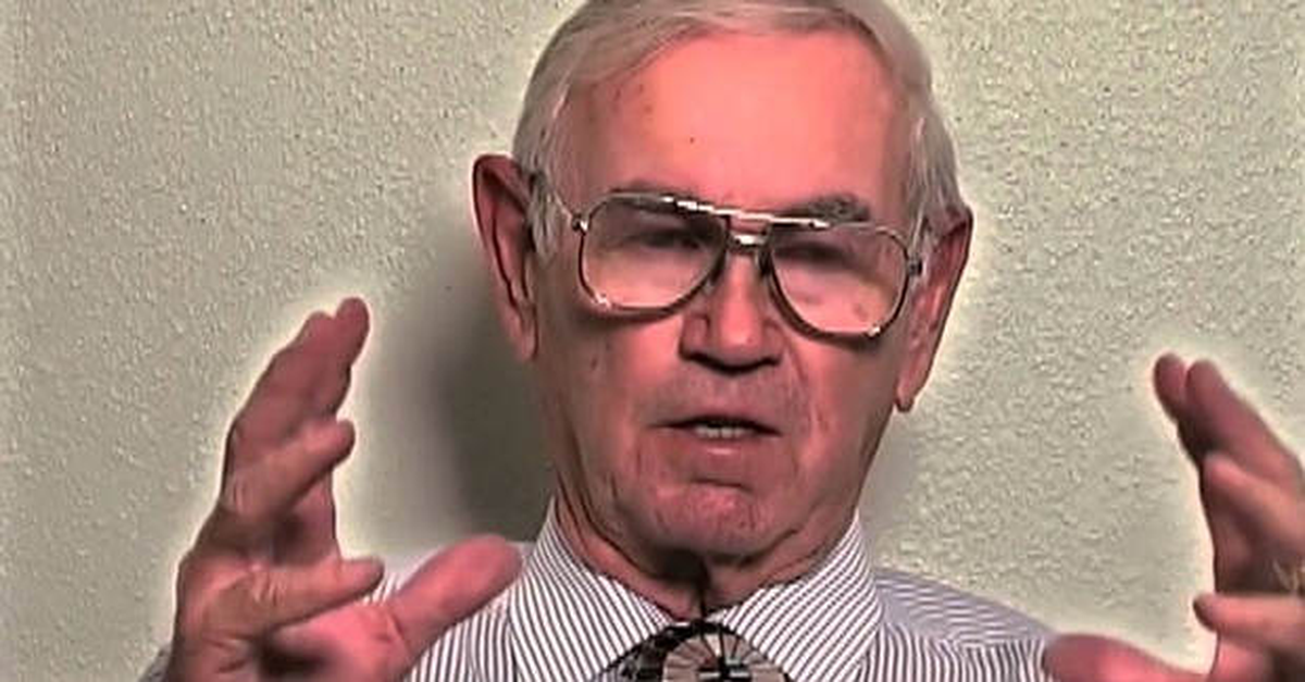 Bajo amenaza de muerte por parte de los militares, el funebrero mantuvo su historia en secreto hasta 1989, cuando decidió contar lo que había presenciado en el célebre show de TV Misterios Sin Resolver.