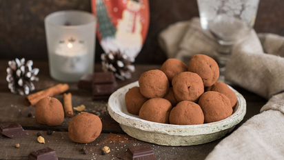 Cómo hacer trufas de chocolate exprés con 3 ingredientes