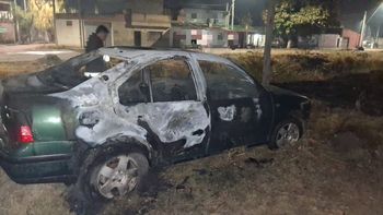 Ante la magnitud del incendio, se solicitó la intervención de una unidad de Bomberos, que logró controlar y apagar las llamas.