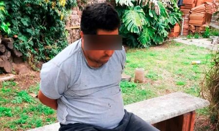La brutal confesión del hombre que asesinó a golpes a su mamá y luego invitó a los policías a ver el cuerpo La brutal confesión del hombre que asesinó a golpes a su mamá y luego invitó a los policías a ver el cuerpo