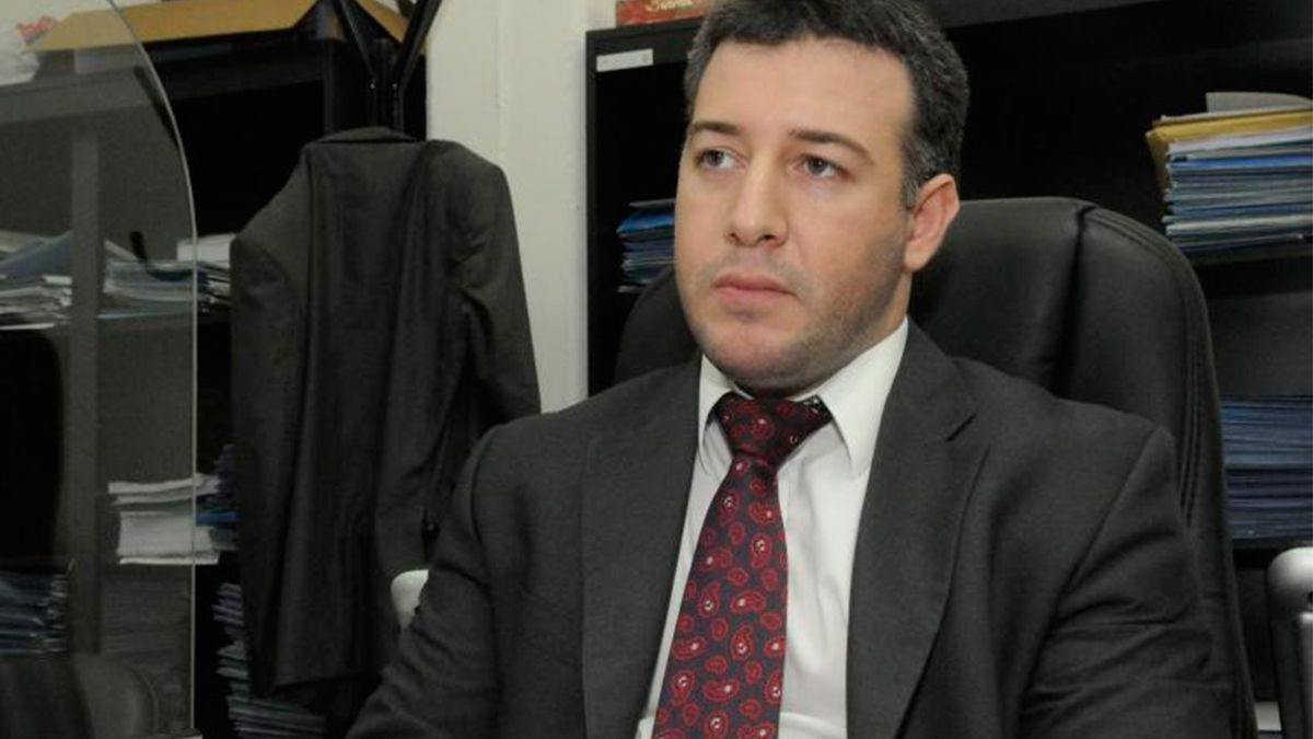 Las maniobras del fiscal fueron advertidas por un empleado de la Fiscalía que notó los nombres de compañeras suyas en oficios enviados a jueces y organismos nacionales.&nbsp;