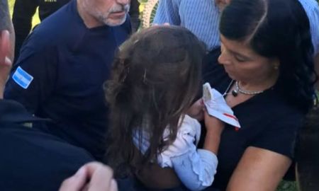 Apareció la niña de dos años cerca de La Falda. Apareció la niña de dos años cerca de La Falda.