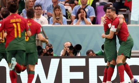 Portugal se convirtió este lunes en el tercer clasificado para los octavos de final del Mundial Qatar 2022. Portugal se convirtió este lunes en el tercer clasificado para los octavos de final del Mundial Qatar 2022.