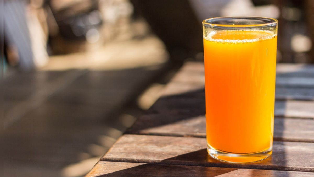 Hacer jugo de naranja con pocas naranjas es posible. Hacer jugo de naranja con pocas naranjas es posible.