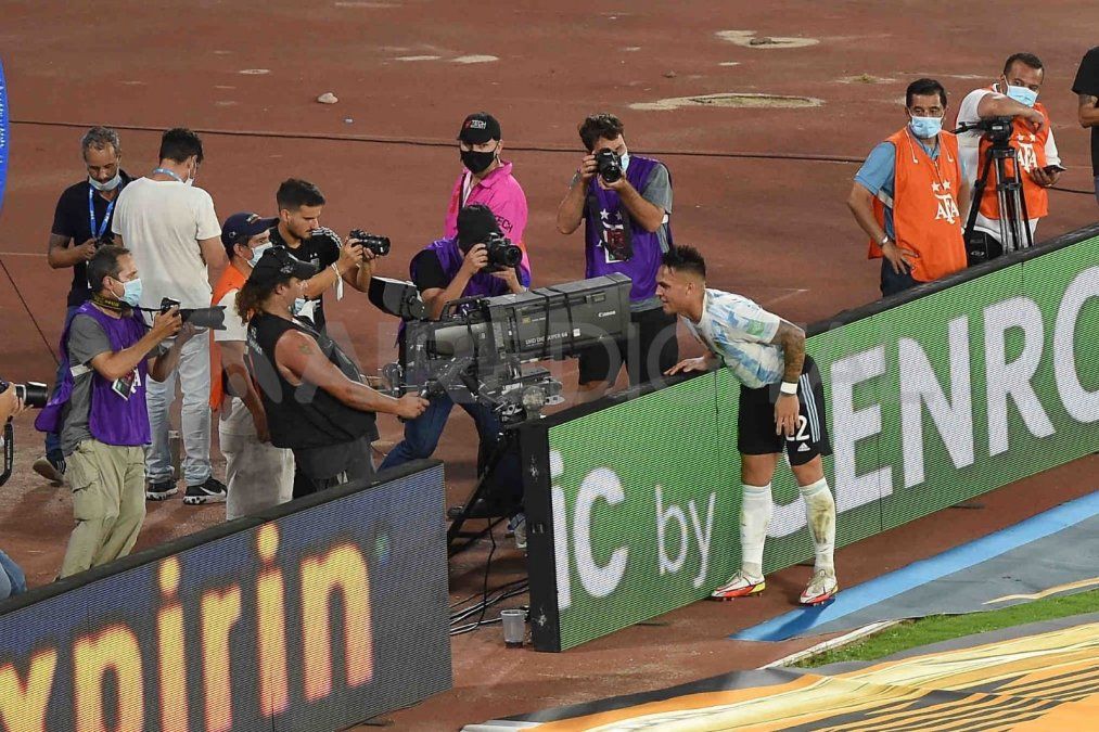 La Selección de Fútbol de Argentina recibe a Colombia en Córdoba para extender su racha invicta.