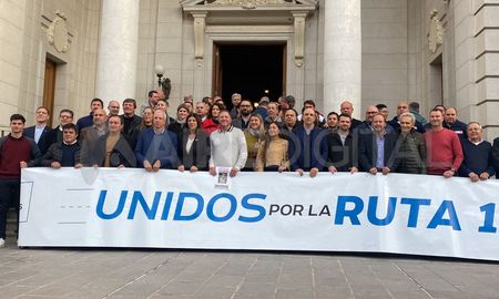 La Cámara de Diputados llevará a Nación las conclusiones de la audiencia pública que se realizó este miércoles por la Ruta 11. La Cámara de Diputados llevará a Nación las conclusiones de la audiencia pública que se realizó este miércoles por la Ruta 11.