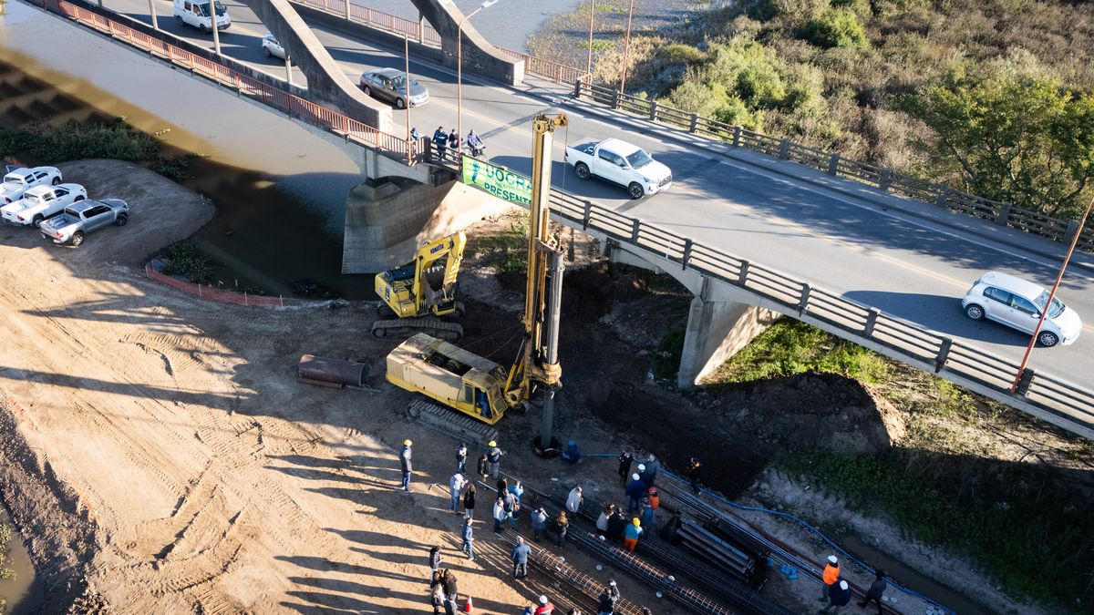 Un momento clave de la obra llegó en junio de 2025, cuando comenzaron los trabajos de colocación de los pilotes. Un momento clave de la obra llegó en junio de 2025, cuando comenzaron los trabajos de colocación de los pilotes.