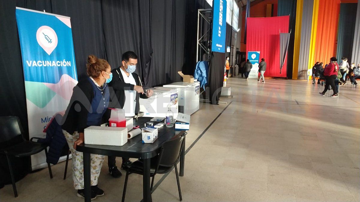 Los vacunatorios de la ciudad de Santa Fe aplican casi 4.000 vacunas por día. 