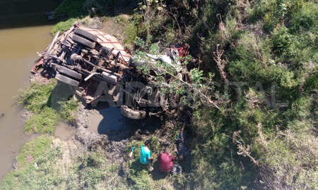 Accidente fatal: un muerto y dos heridos graves tras un choque múltiple en la autopista Rosario-Buenos Aires. Accidente fatal: un muerto y dos heridos graves tras un choque múltiple en la autopista Rosario-Buenos Aires.