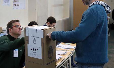 La Cámara Nacional Electoral (CNE) confirmó este martes el cronograma electoral para los comicios legislativos que se concretarán este 2021. La Cámara Nacional Electoral (CNE) confirmó este martes el cronograma electoral para los comicios legislativos que se concretarán este 2021.