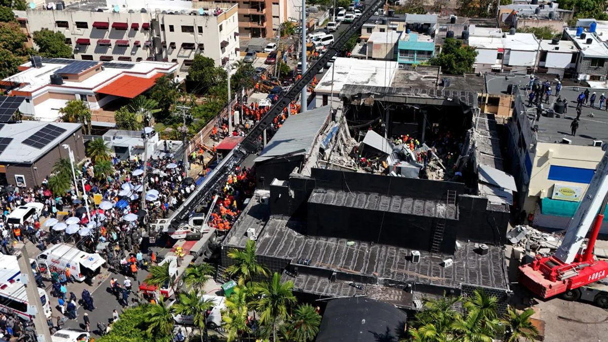 Restos del techo colapsado de la discoteca Jet Set