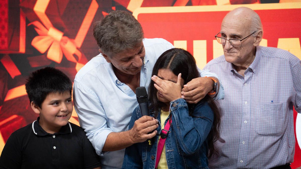 "Cuando algo se traba, el Movimiento Los Sin Techo mira a los niños y sigue”, dijo Ambrosino. "Cuando algo se traba, el Movimiento Los Sin Techo mira a los niños y sigue”, dijo Ambrosino.