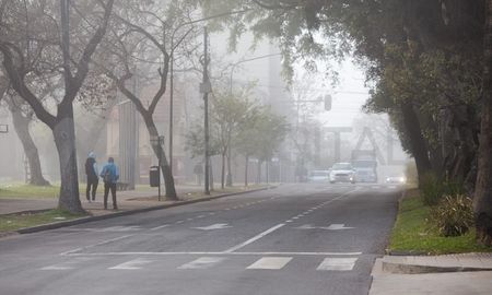 La ciudad de Santa Fe se cubrió de niebla este martes en las primeras horas de la mañana. La ciudad de Santa Fe se cubrió de niebla este martes en las primeras horas de la mañana.