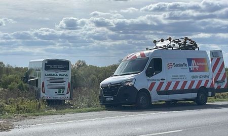 Los desvíos y demoras en la Autopista Rosario - Santa Fe tras el accidente fatal de esta mañana. Los desvíos y demoras en la Autopista Rosario - Santa Fe tras el accidente fatal de esta mañana.