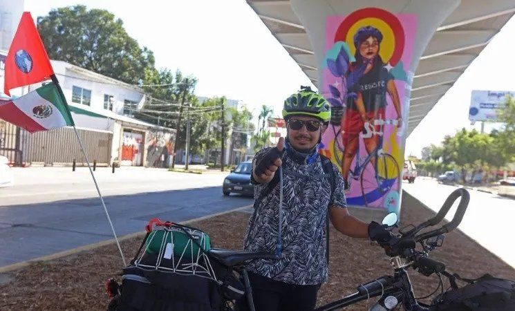 El mexicano llegó a Jujuy en bicicleta.