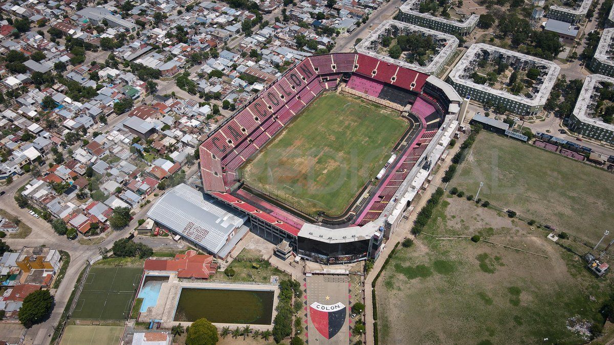 Desde la dirigencia de Colón anticiparon que el Estadio General Brigadier Estanislao López fue habilitado para albergar poco menos de 40.000 hinchas.