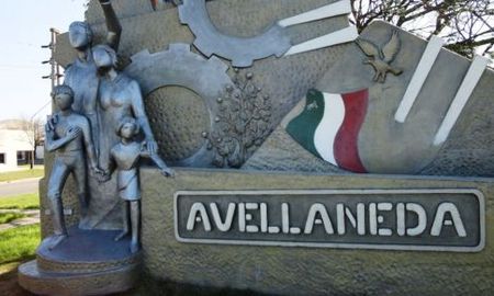 Ocurrió en la ciudad de Avellaneda, en el norte de Santa Fe. La menor dijo que su madre le pidió esconder los elementos antes de un allanamiento. Ocurrió en la ciudad de Avellaneda, en el norte de Santa Fe. La menor dijo que su madre le pidió esconder los elementos antes de un allanamiento.