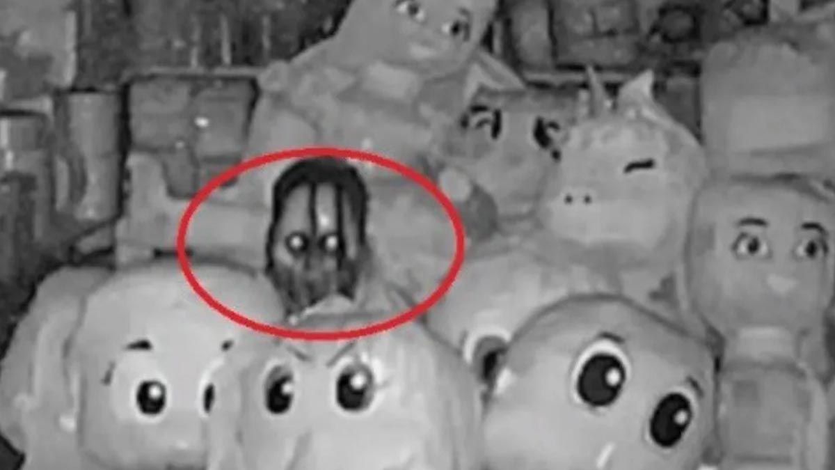 El trabajador habla de una piñata endemoniada y comentó que todo comenzó con movimientos en el lugar