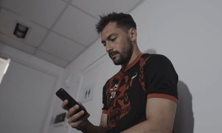 Matías Budiño, ex Estudiantes de Caseros, es oficialmente nuevo arquero de Colón. Matías Budiño, ex Estudiantes de Caseros, es oficialmente nuevo arquero de Colón.