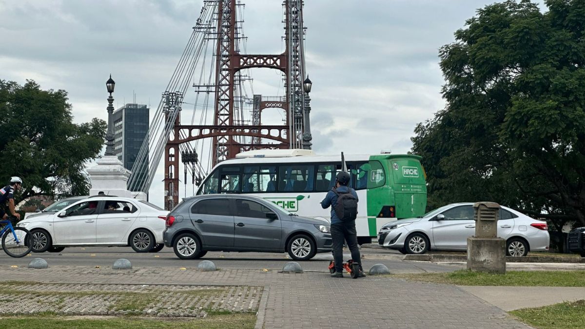 El vehículo quedó detenido en la subida y complicó la circulación hacia Ciudad Universitaria.