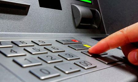 Por qué recomiendan apretar cancelar al retirar efectivo de un cajero automático Por qué recomiendan apretar cancelar al retirar efectivo de un cajero automático
