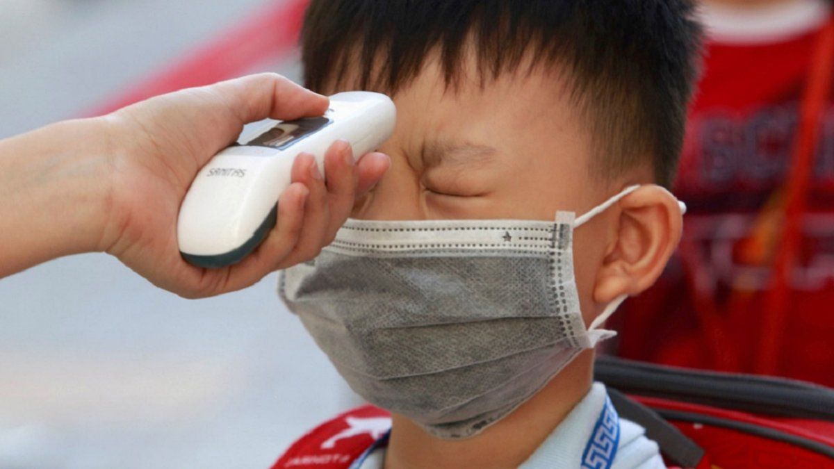 Por qué algunos científicos estiman que el coronavirus podría contagiarse por los ojos