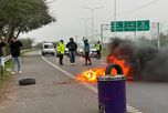 Los cortes de tránsito en la Autopista Rosario - Santa Fe fueron en ambas manos.