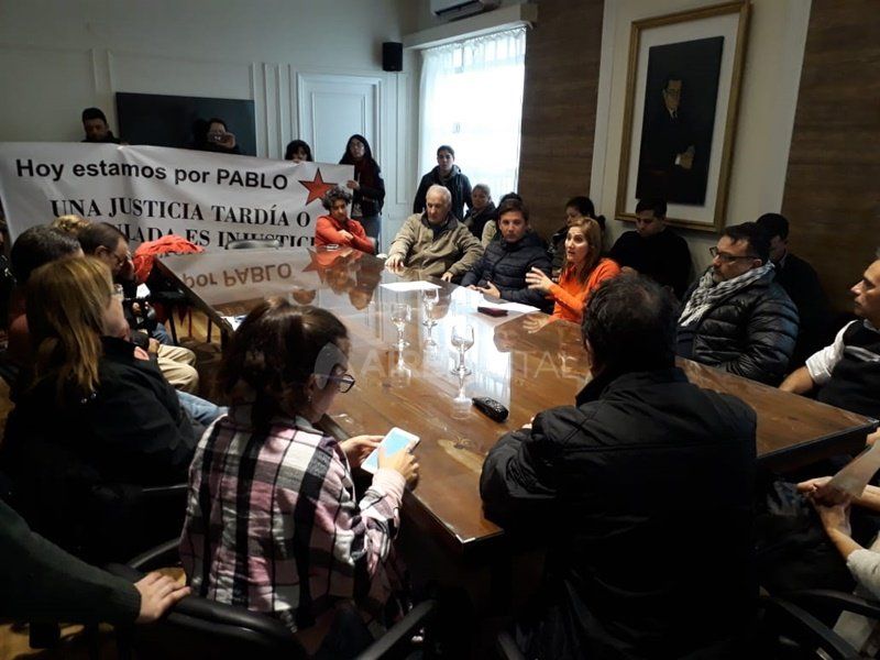 Accidente en la obra del Metrobus: recibieron a familiares de Pablo Gutscher