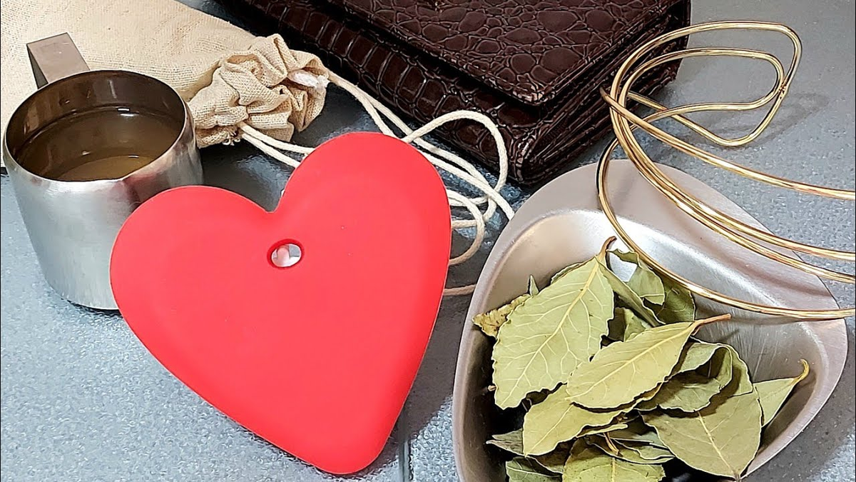 Qué significa llevar hojas de laurel en la billetera