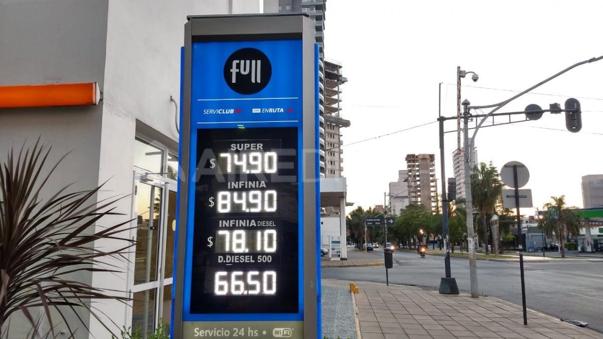 En Santa Fe ya se vio el cambio de precio en los surtidores de las estaciones.