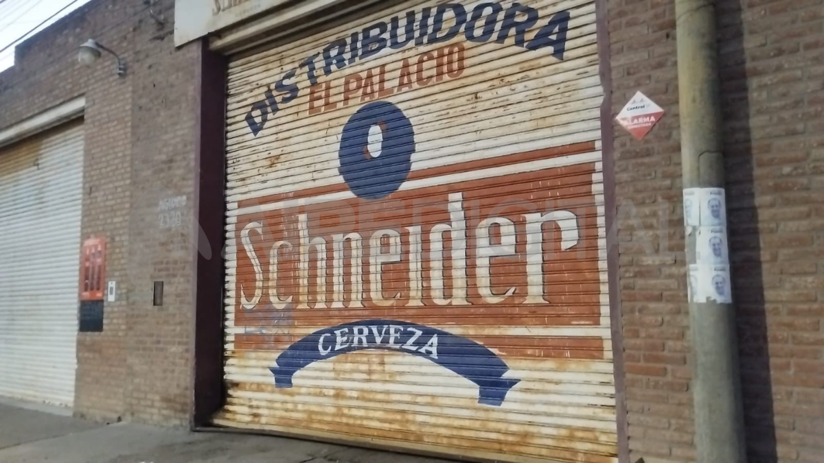 Un grupo de delincuentes robó una distribuidora ubicada en Aguado al 2.300 en barrio Santa Rosa de Lima. Un grupo de delincuentes robó una distribuidora ubicada en Aguado al 2.300 en barrio Santa Rosa de Lima.