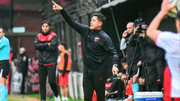 Ezequiel Medrán, técnico de Colón. Ezequiel Medrán, técnico de Colón.